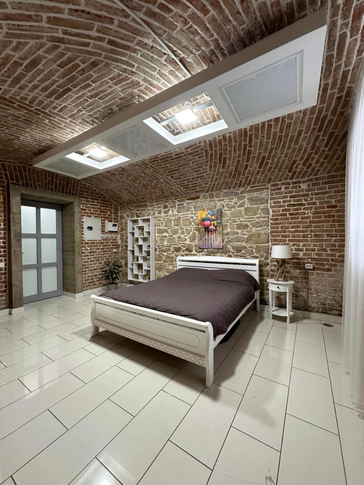 チェルニウツィー2Х Кім-Й Loft На Площі Філармонії By Willoxアパートメント エクステリア 写真